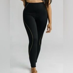 ZYIA active black gilded light n tight leggings-size 6-8 NWT